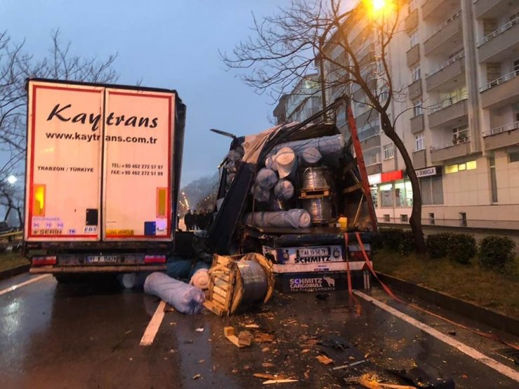 Hurdaya dönen araçtan sağ çıktılar
