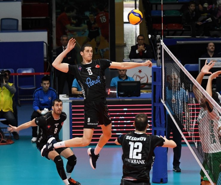 AXA Sigorta Efeler Ligi: Halkbank ANKARA: 3 -Bursa B.Ş. Bld.: 1