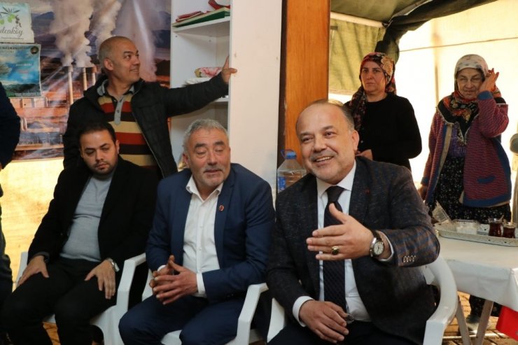 AK Parti’li Yavuz, Kızılcaköy’de jeotermal eylemcilerini nöbet çadırında ziyaret etti