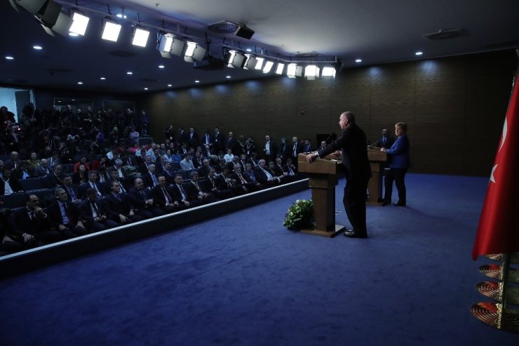 Cumhurbaşkanı Erdoğan: “Berlin sürecine gelen ülkelerin bu adama artık yüz vermemesi lazım”