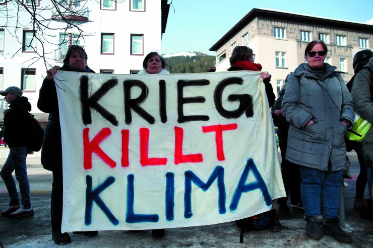 Davos'ta çevre protestosu