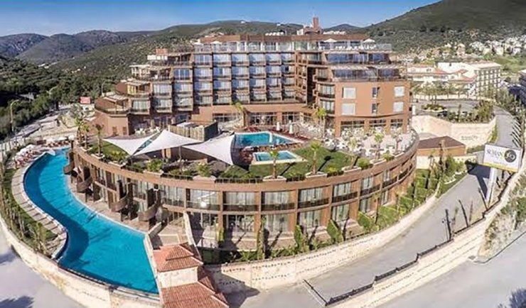 Kuşadası’nda 5 yıldızlı otel icralık oldu