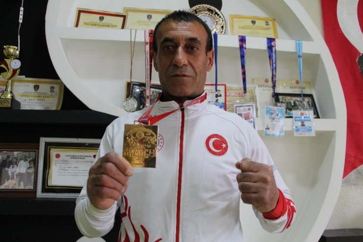 52’lik muay thai şampiyonu, dünya şampiyonasına hazırlanıyor
