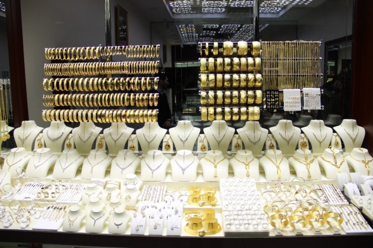 "Altın bu yıl içinde 320 TL bandını görebilir"