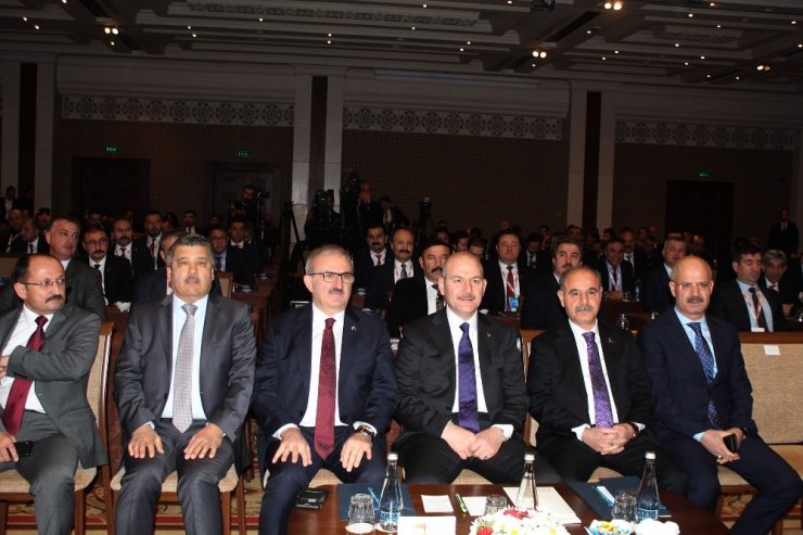 Bakan Soylu: "Üniversite öğrencilerimizi gecenin dördüne beşine kadar açık olan mekanlarda tuzaklarına düşürüyorlar"