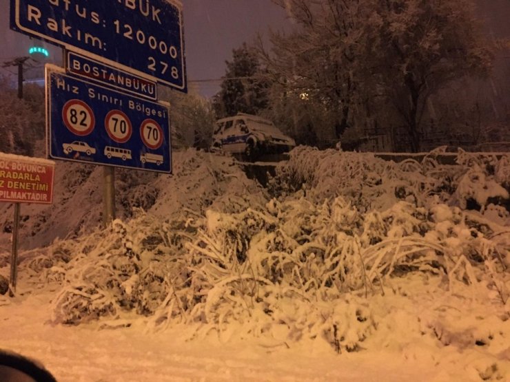 Buzlanma kazaları beraberinde getirdi
