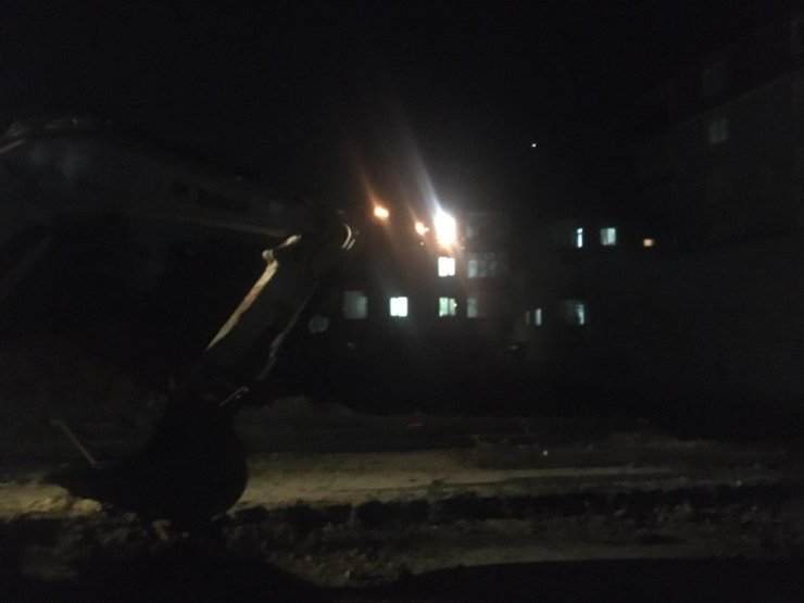 Elektrik kabloları havai fişek gibi patladı