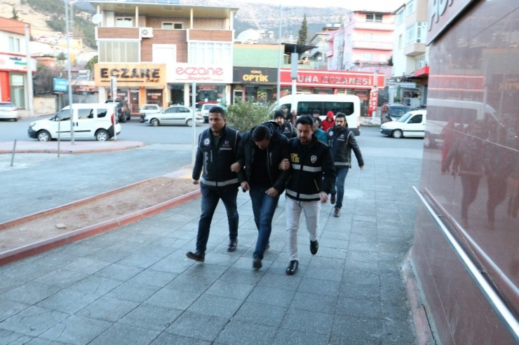 Kahramanmaraş merkezli kaçak içki operasyonu: 6 gözaltı