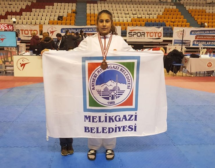 Fatma Arslan, Gençler Taekwondo Şampiyonası’nda Türkiye Üçüncüsü oldu