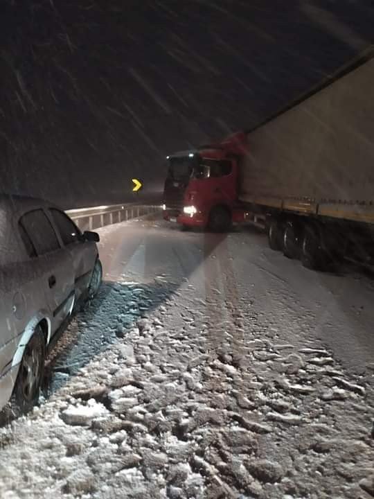 Kütahya’da zincirleme trafik kazası: 4 yaralı