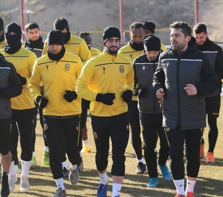 Kemal Özdeş ilk antrenmanına çıktı