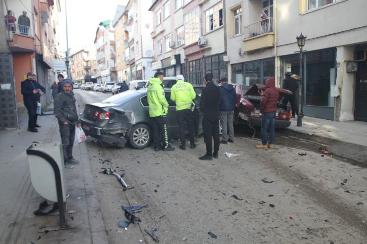 Kırıkkale’de trafik kazası, 2’si ağır 3 yaralı