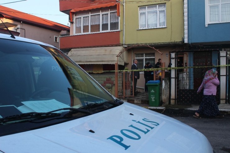 Yaşlı kadını oğlu evde ölü buldu, polis harekete geçti