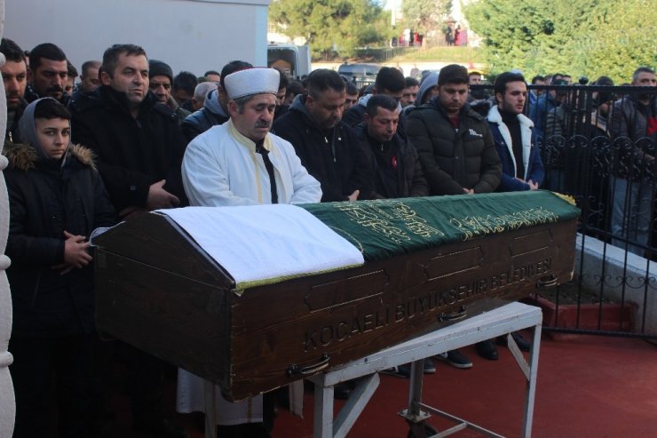Feci kazada ölen genç son yolculuğuna uğurlandı