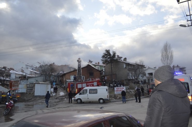 Tavşanlı’da korkutan yangın