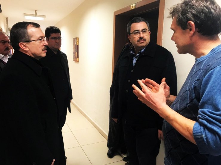 Kırkağaç’ta evleri hasar gören 40 kişi, izcilik tesislerine yerleştirildi