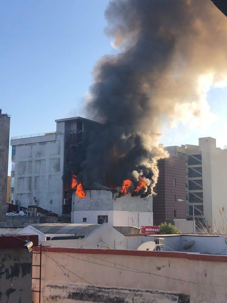 Mersin'de pastanede çıkan yangın söndürüldü