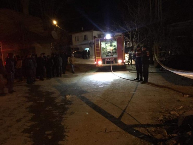 Nazilli’de çıkan yangında küle dönen evde bir kişi yanarak can verdi