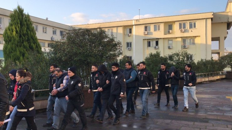 3 milyona yakın cinsel içerikli hap satan 5 şüpheli adliye sevk edildi