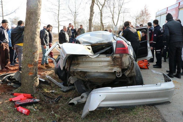 Sakarya’da feci kaza: 10 yaşındaki çocuk hayatını kaybetti, anne ve baba yaralandı