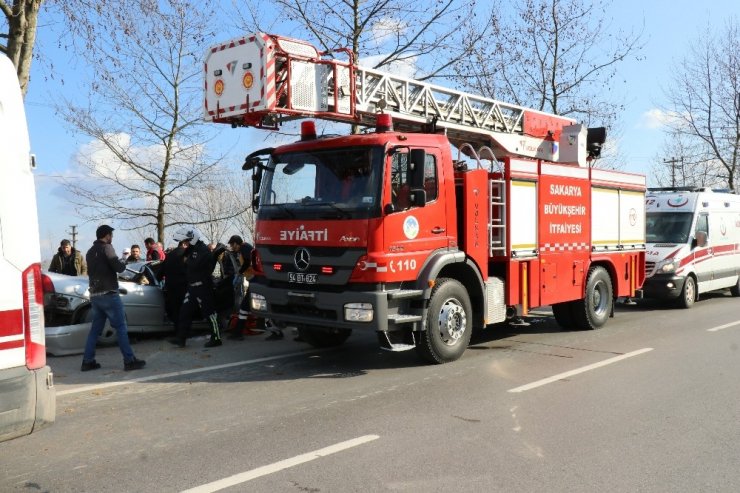 Sakarya’da feci kaza: 10 yaşındaki çocuk hayatını kaybetti, anne ve baba yaralandı