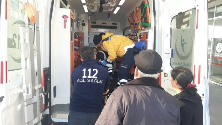 Adıyaman’da fırtına çadırları devirdi, tabelaları uçurdu
