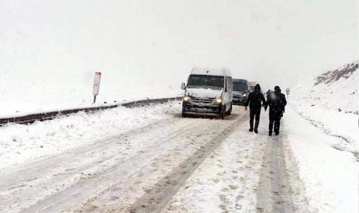 Siirt’te 60 köyü yolu ulaşıma kapandı