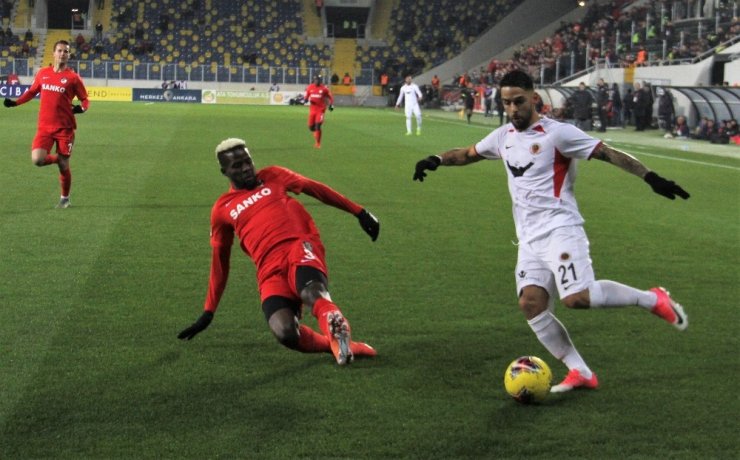 Süper Lig: Gençlerbirliği: 0 - Gaziantep FK: 0 (İlk yarı)