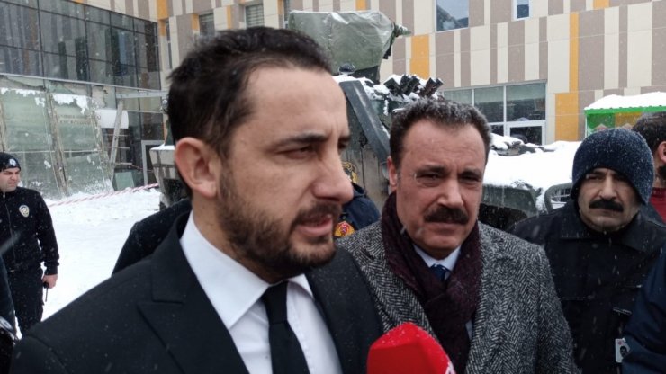 Van Eğitim ve Araştırma Hastanesinde göçük: 9 yaralı