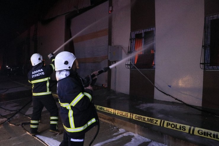 Adana’da deri fabrikasında yangın: 1 ölü