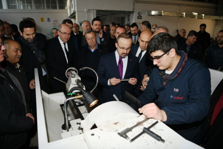 Bülent Turan, Makine Teknoloji Atölyesi açılışını yaptı