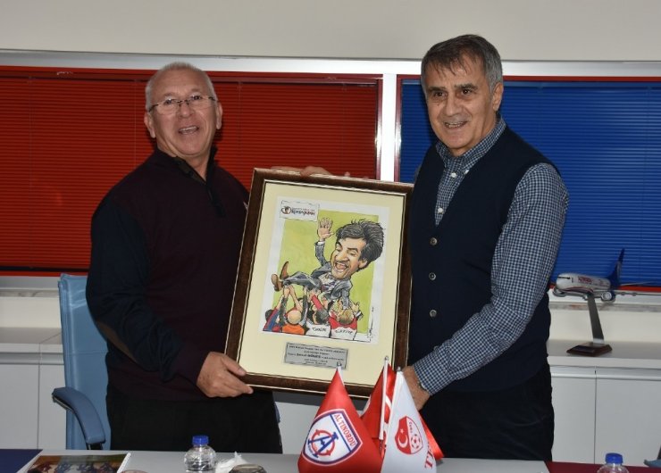 Şenol Güneş’ten genç futbolculara öğüt