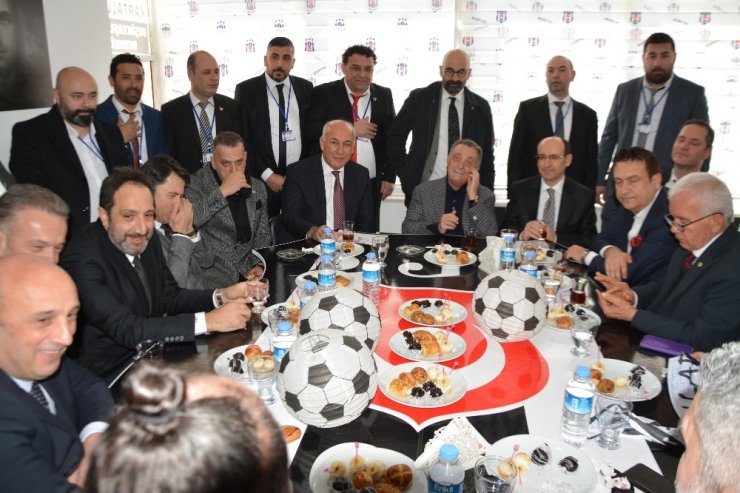 Ahmet Nur Çebi, Söke Beşiktaşlılar Derneği’ni açtı
