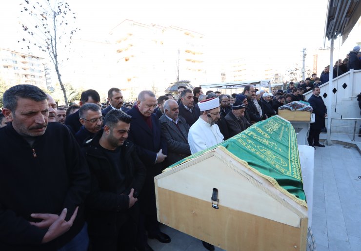 Cumhurbaşkanı Erdoğan, Elazığ'da cenaze törenine katıldı: