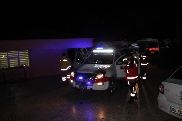 Deprem bölgesine Amasya’dan destek personeli gönderildi.