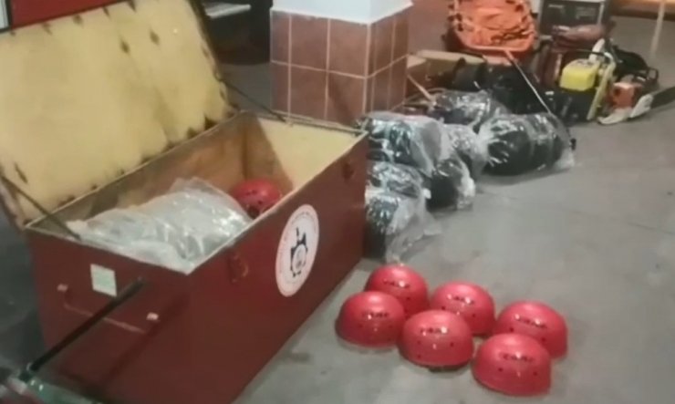 Kocaeli’de ekipler Elazığ’daki deprem için seferber oldu
