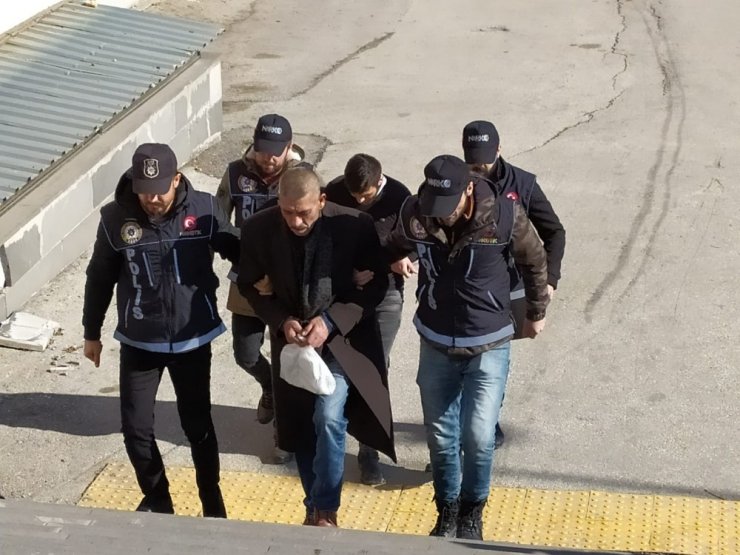 Uyuşturucu şüphelileri adliyede