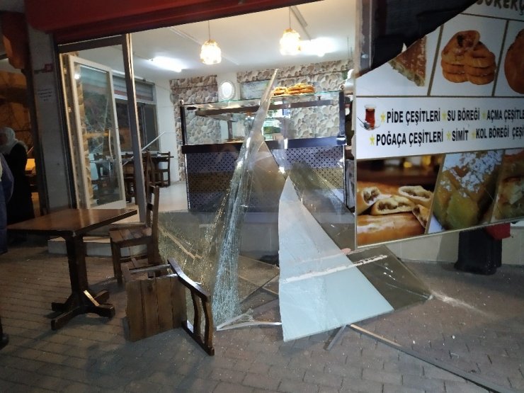 Küçükçemece’de iş yerinde tüp patladı: 1 yaralı