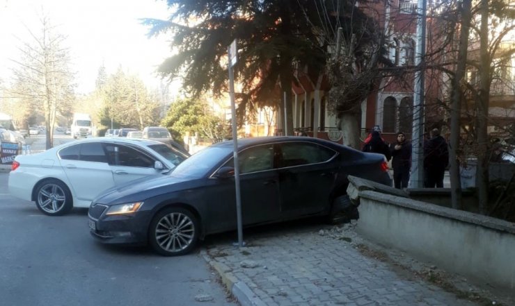 Isparta 32 Spor yöneticisi Eroğlu, trafik kazasında yaralandı