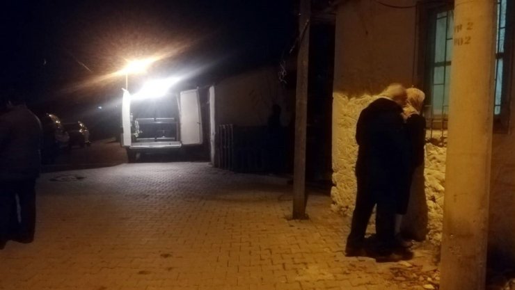 İzmir’de dehşet: Annesini öldürüp intihar etti