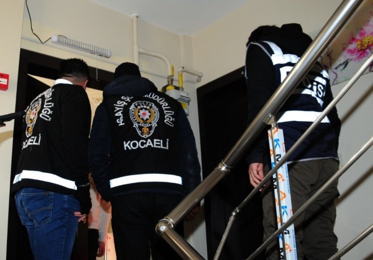 Kocaeli’de çeşitli suçlardan aranan 71 kişi yakalandı