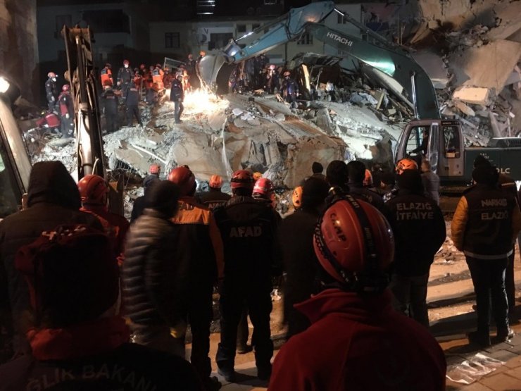 Siirt’ten giden 20 personelin katılımıyla 2 kişi kurtarıldı