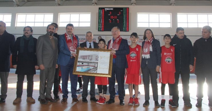 Rıza Çalımbay’ın ismi spor salonuna verildi