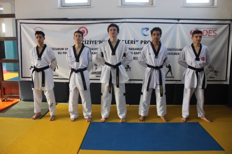 Erzurumlu taekwondocuların başarısı gururlandırdı