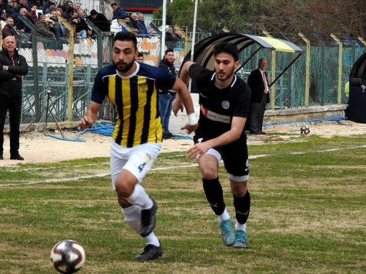 Alaçatıspor’dan maç öncesi anlamlı pankart