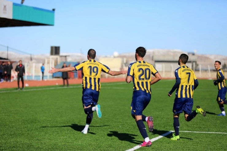 Başakspor farklı kazandı