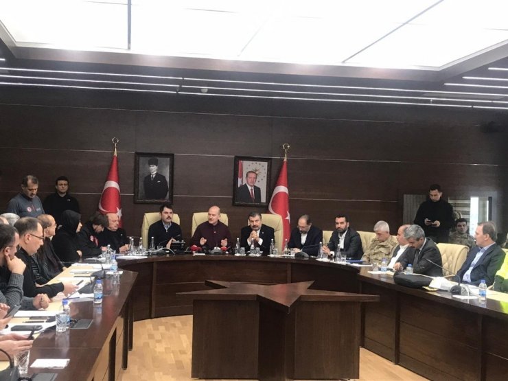 Elazığ’daki depremden etkilenen Diyarbakır’da 3 bina yıkıldı