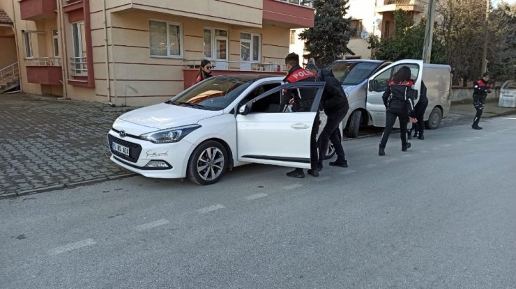 Hem trafik ekipleri hem asayiş ekipleri kuş uçurtmuyor