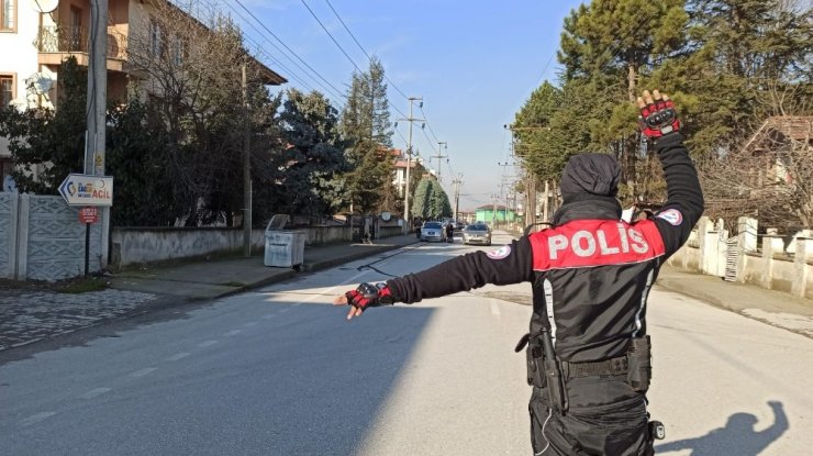 Hem trafik ekipleri hem asayiş ekipleri kuş uçurtmuyor
