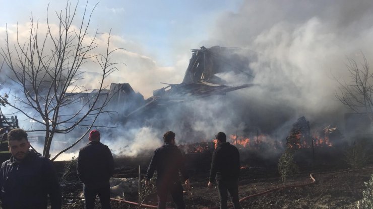 Hatay'da gıda fabrikasında yangın